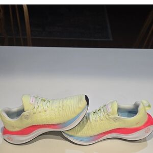 Tennis Nike ReactX Infinity Run 4 Woman Barely Volt Aquarius Blue FZ3968-705 8.5